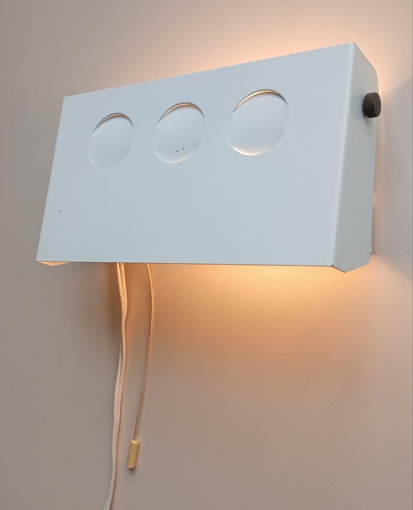 Vintage bedlampje/wandlampje, wit, Hamalux,Deens design,1970, Huis en Inrichting, Lampen | Wandlampen, Ophalen of Verzenden, Gebruikt