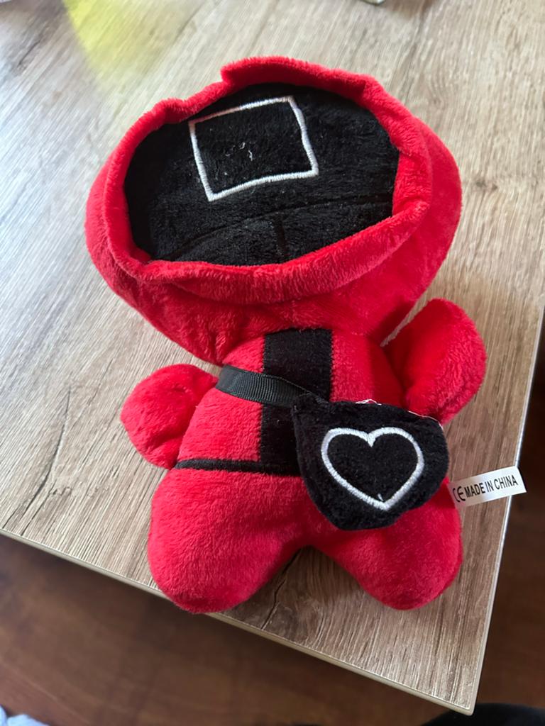 Squid Game knuffel rood met vierkant masker, Kinderen en Baby's, Speelgoed | Knuffels en Pluche, Overige merken, Overige karakters