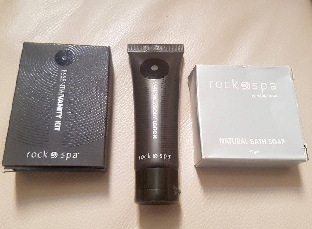 Hard Rock hotel sweetgrass vanitykit, spa zeep & body lotion, Ophalen of Verzenden, Nieuw, Overige typen