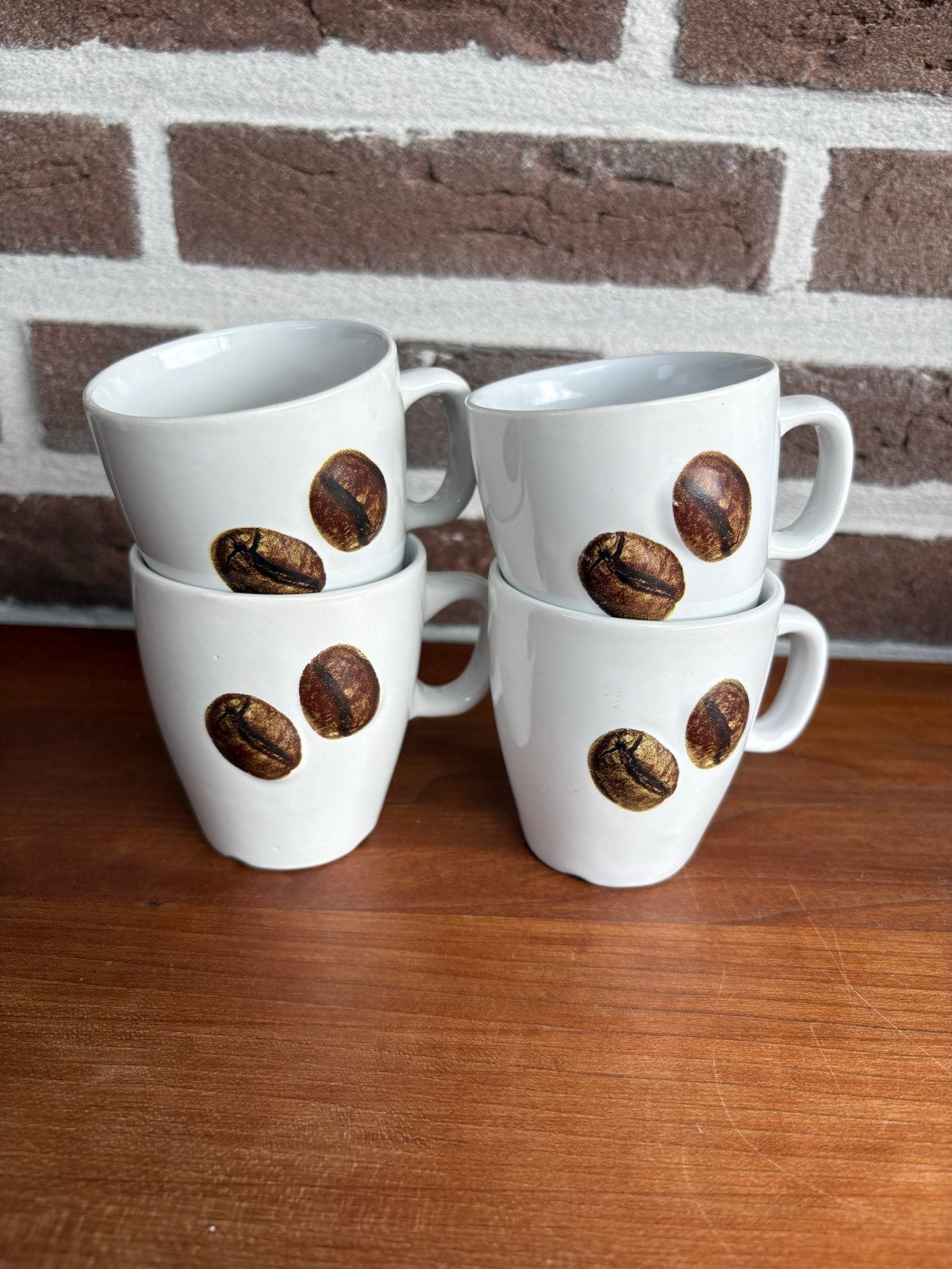 Set van 4 koffiemokken met koffieboon design, Ophalen of Verzenden, Gebruikt, Keramiek, Mok