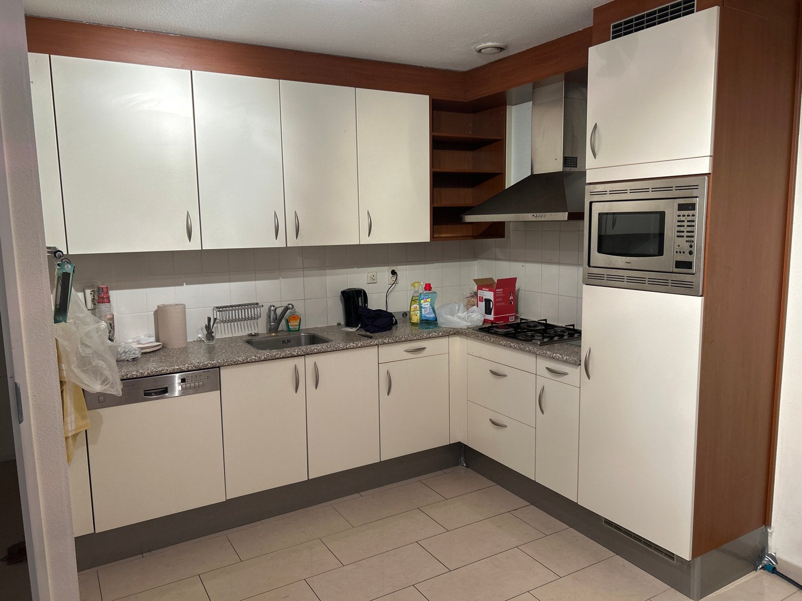 Complete hoekkeuken met inbouwapparatuur, Huis en Inrichting, Gebruikt, Overige materialen, Wit, Hoekkeuken