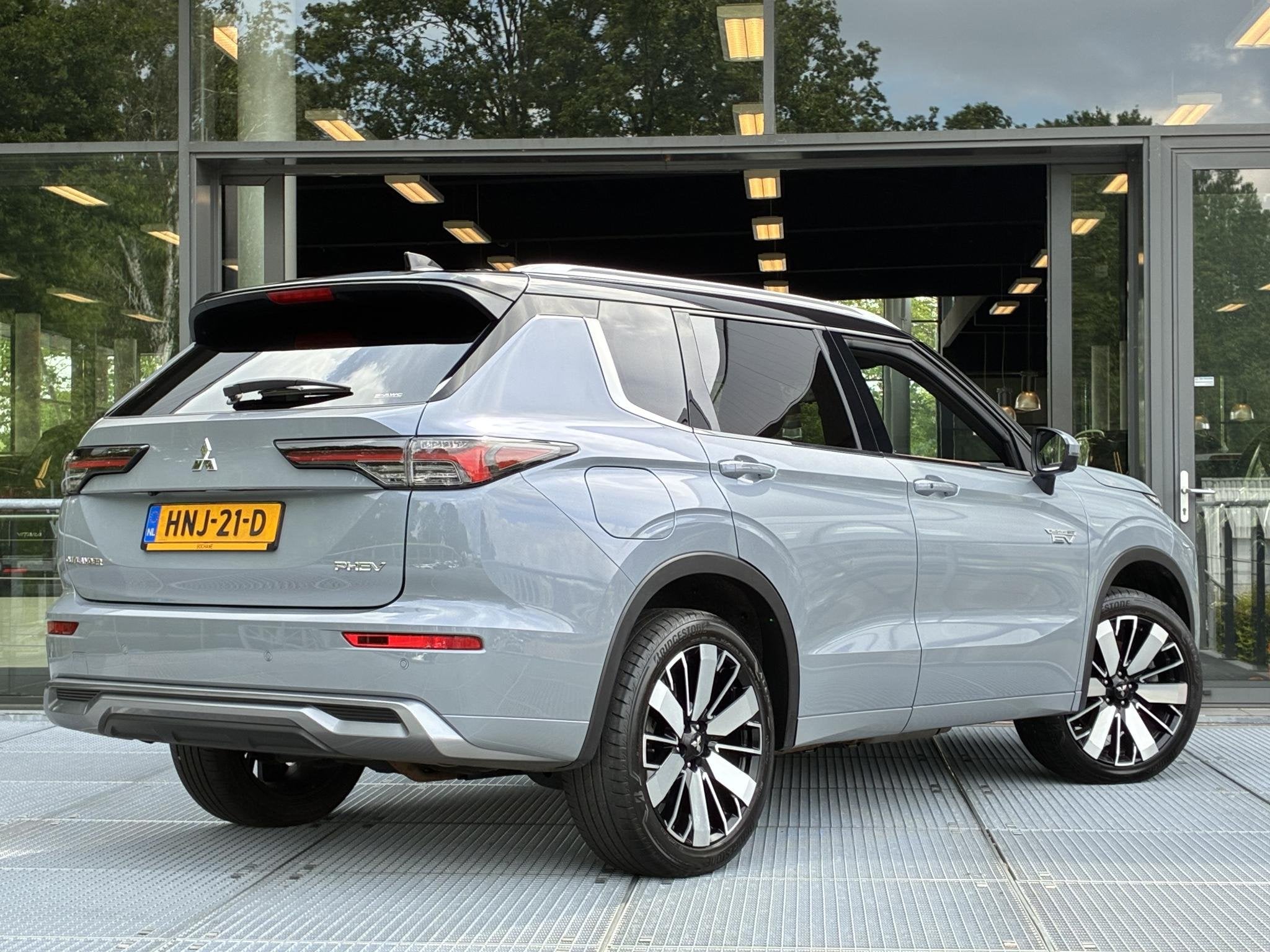 Mitsubishi Outlander 2.4 PHEV Instyle+ | Leder | Panoramadak, Auto's, Automaat, 2095 kg, Euro 6, 4 cilinders