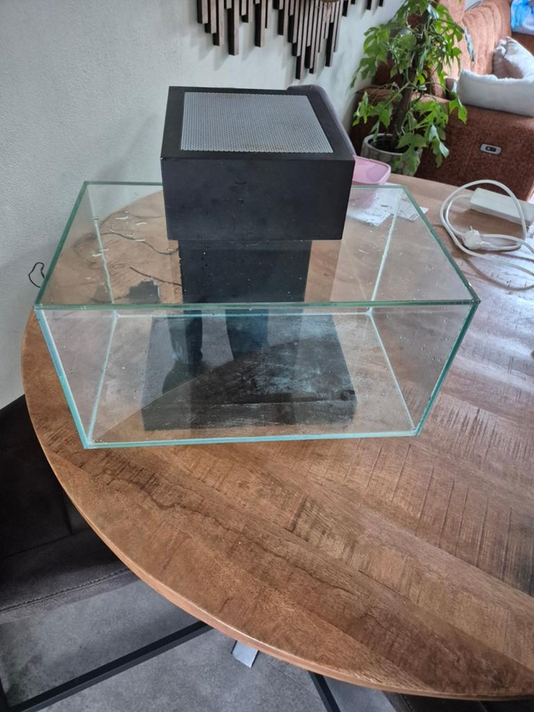 Fluval Edge 23L met verwarming/2 soorten led, Dieren en Toebehoren, Ophalen, Zo goed als nieuw, Leeg aquarium