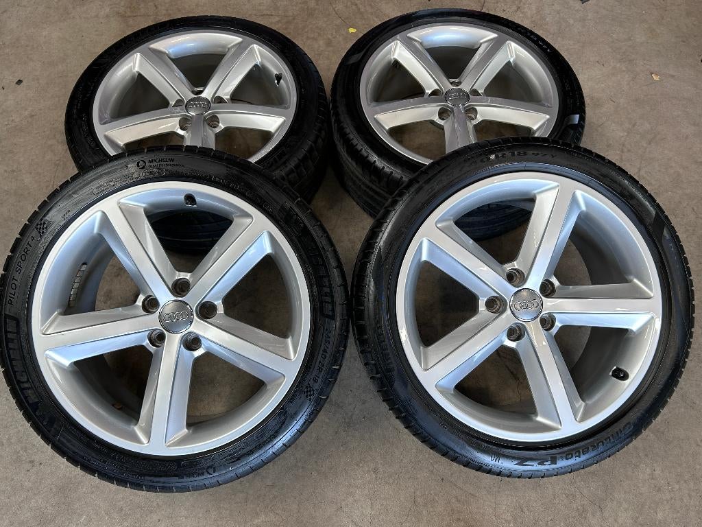 18 inch originele velgen + zomerbanden Audi A4 B8, Auto-onderdelen, Banden en Velgen, Ophalen of Verzenden, Band(en), Personenwagen