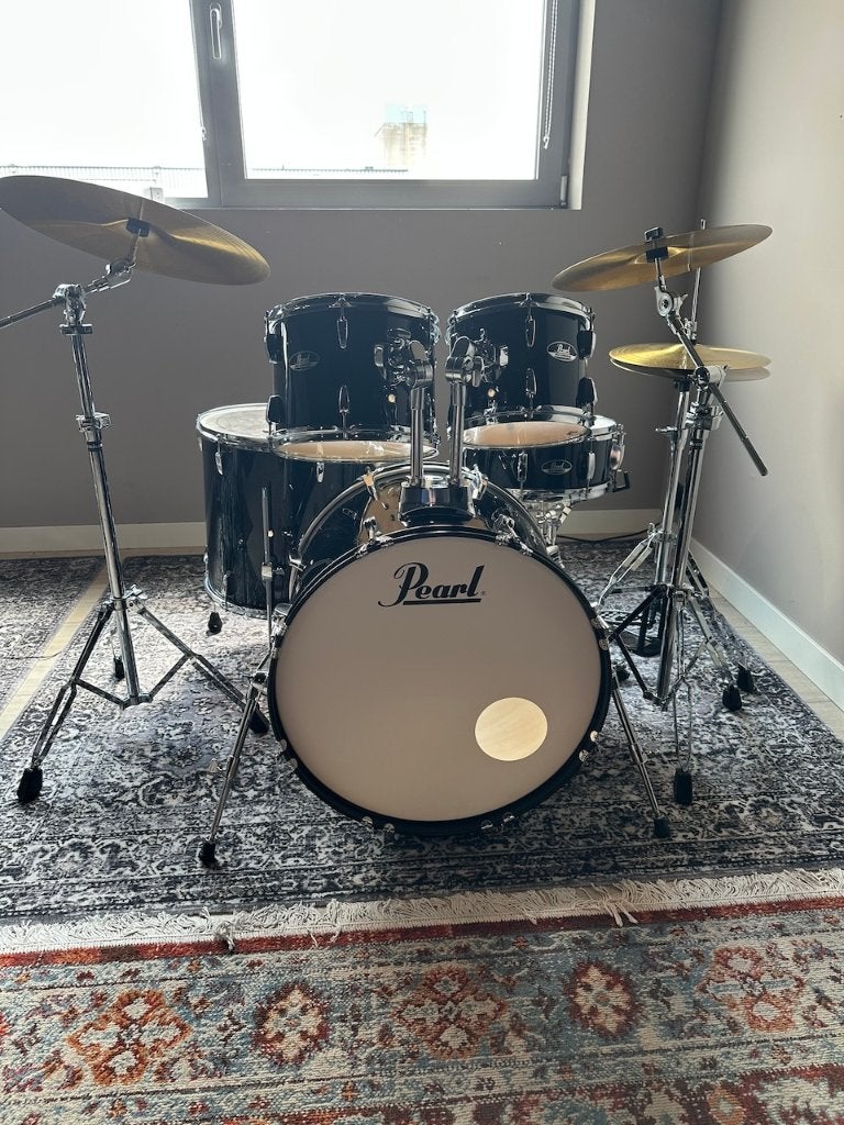 Pearl Roadshow 5-delige Akoestische Drumset — 22" Jet Black, Salesde@pearleurope.com, Craenakker 28, 5951 CC Belfeld, Nederland