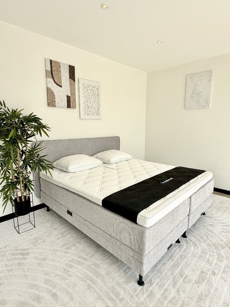 Elektrische boxspring showroommodel 180x200 lichtgrijs, Tweepersoons, Ophalen of Verzenden, Zo goed als nieuw, 180 cm