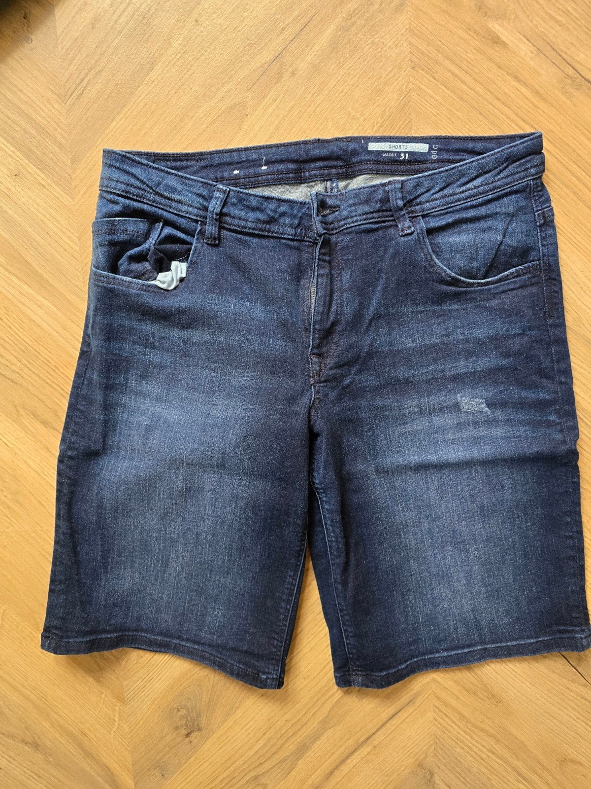 korte spijkerbroek van edc/esprit maat 31, Kleding | Dames, Ophalen of Verzenden, Zo goed als nieuw, Blauw, W30 - W32 (confectie 38/40)