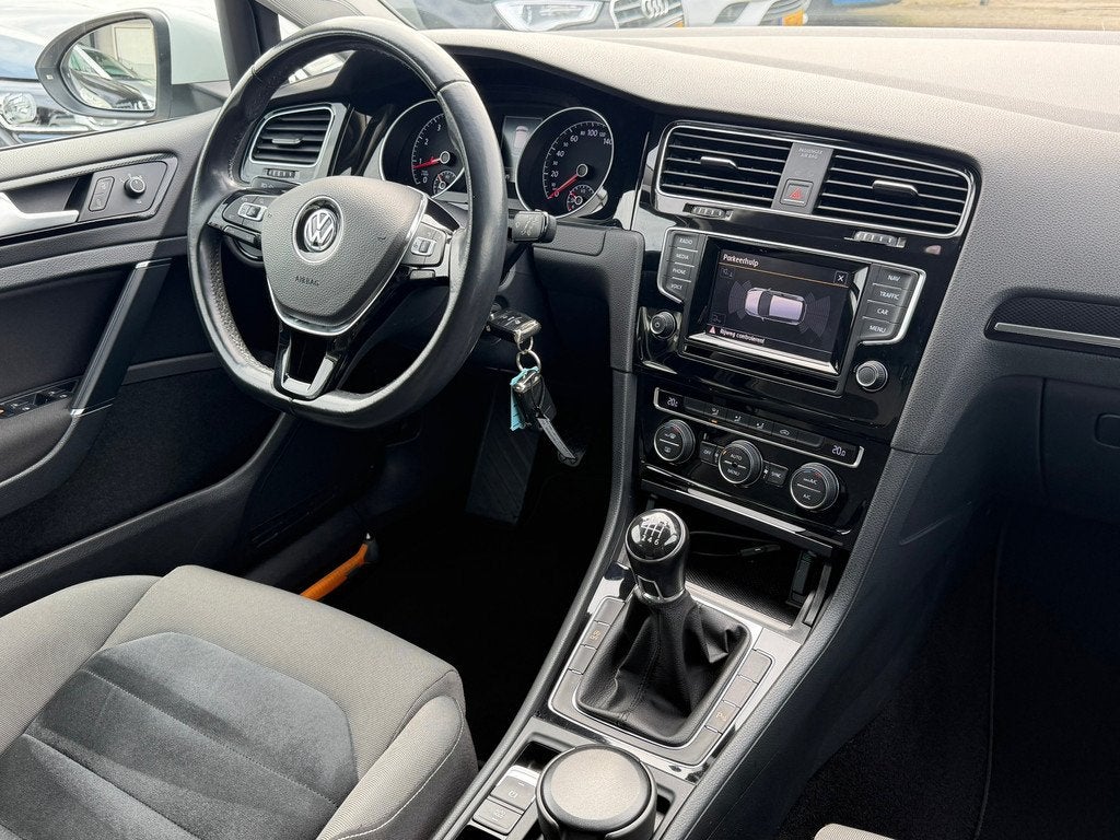 Volkswagen Golf 1.2 TSI Highline / PDC / Camera / 1ste Eig /, Auto's, Volkswagen, Voorwielaandrijving, Euro 5, Gebruikt, 4 cilinders