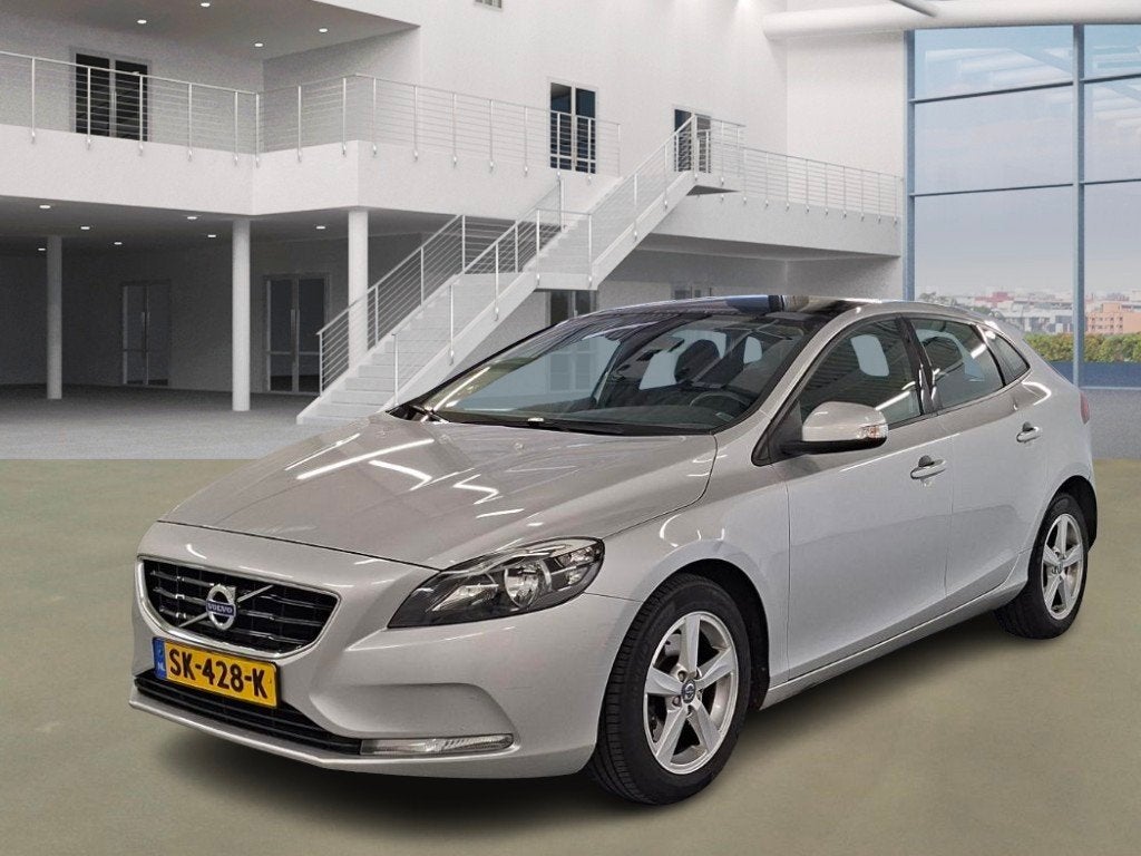 Volvo V40 1.6 T3 150PK 2013 Grijs panoramadak. 239185km, Voorwielaandrijving, 1596 cc, 4 cilinders, Bedrijf
