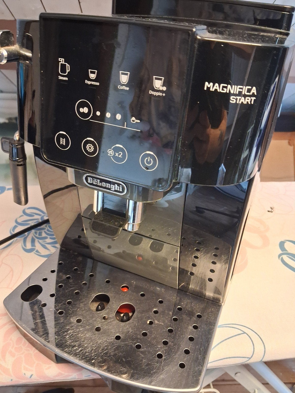 DeLonghi Magnifica S Start volautomatische espressomachine, Witgoed en Apparatuur, Ophalen, Gebruikt, Koffiemachine, Afneembaar waterreservoir