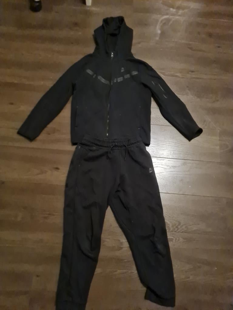 Nike tech trainingspak, Verzenden