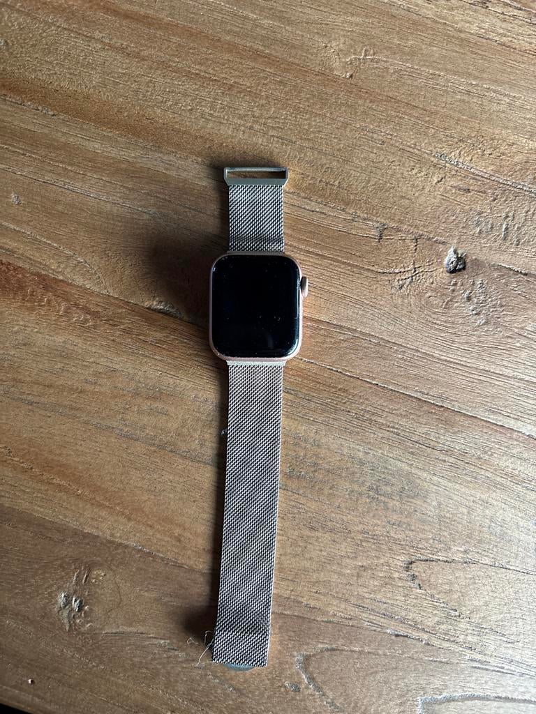 Apple Watch Series 5 (GPS, 40mm) - Roségoud, IOS, Ophalen of Verzenden, Afstand, Gebruikt