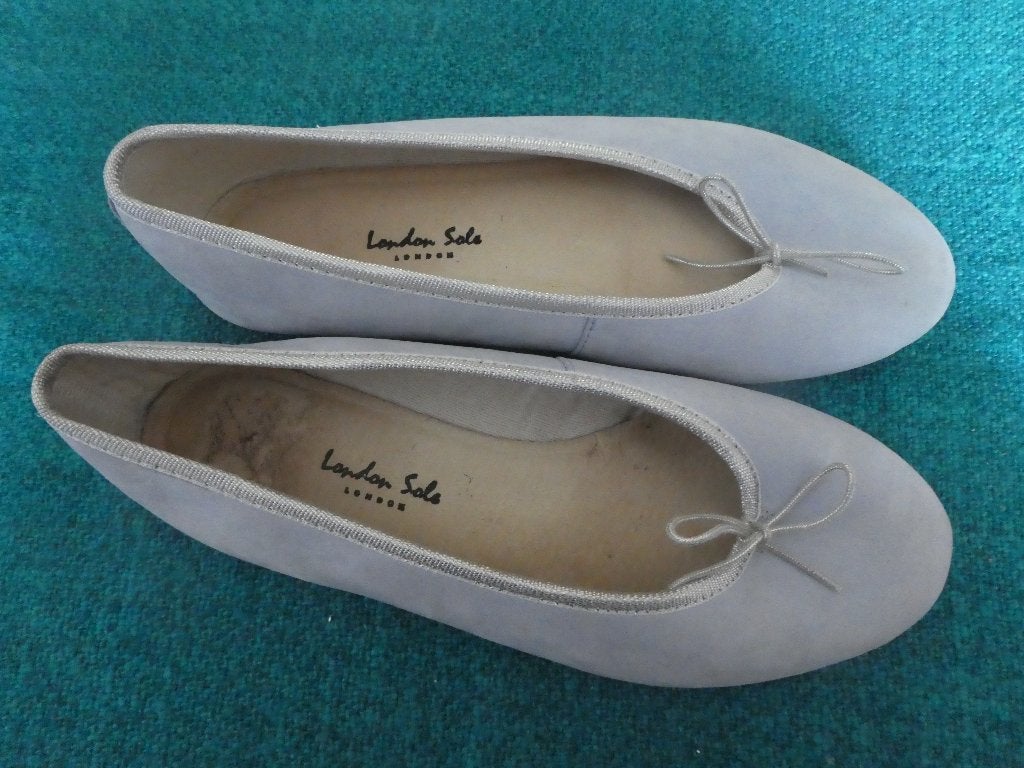 Blauwe suède ballerina's met zilver, maat 36, Blauw, London Sole, Gedragen, Ballerina's