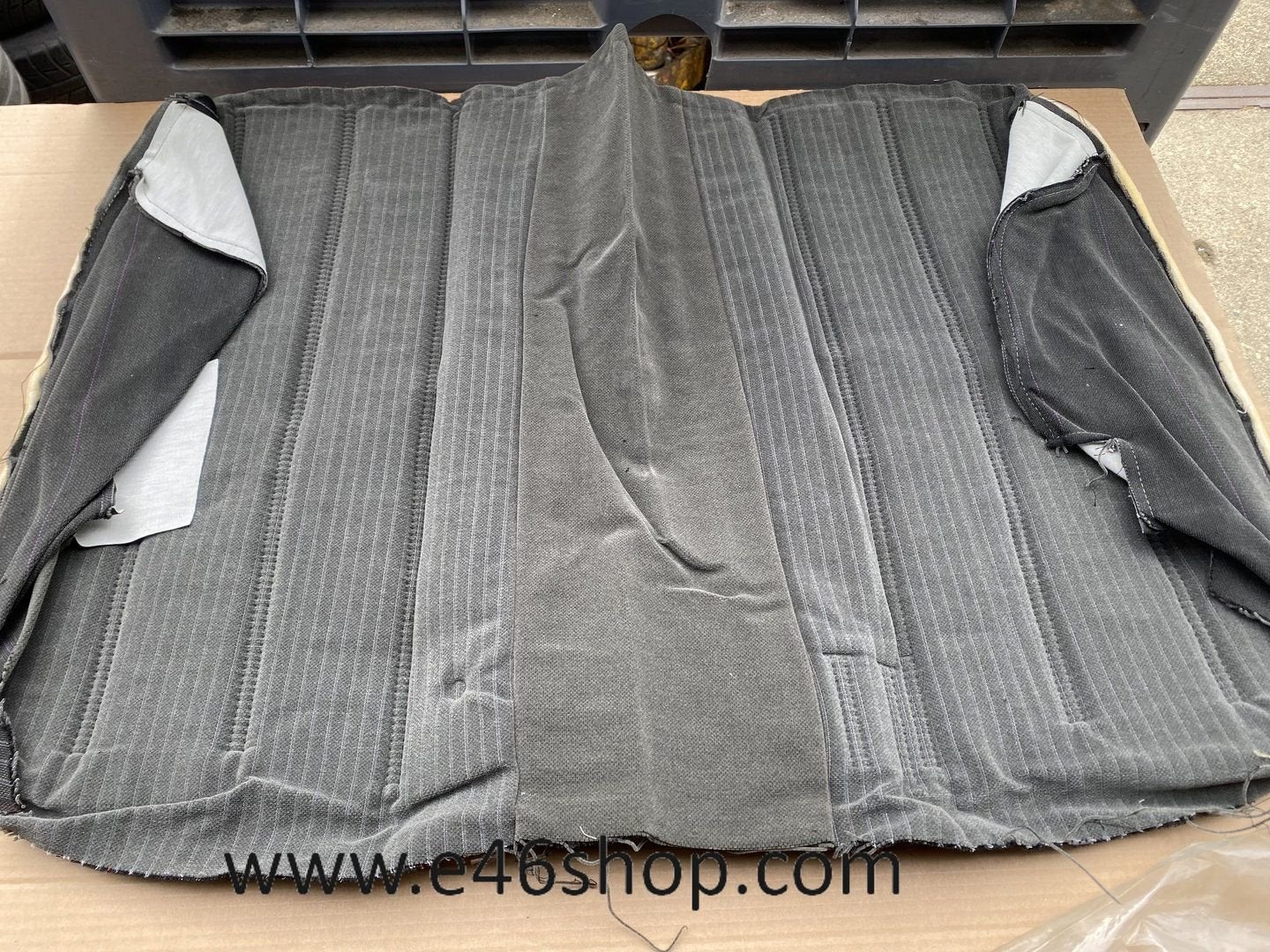 BMW 7 SERIE E32 ACHTERBANK BEKLEDING OEM 52201951315 NIEUW O, -, -, Nieuw, Ophalen of Verzenden