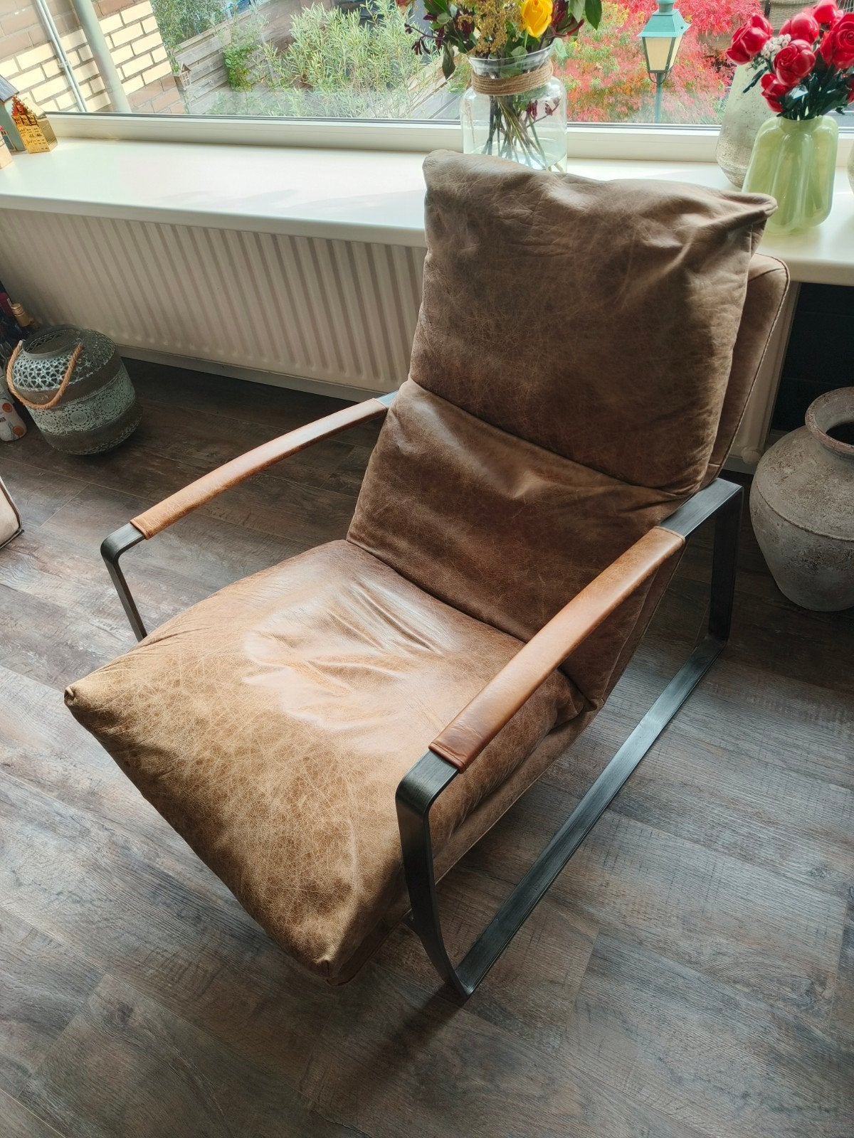 Comfortabele Rook Stoel - Bruin Leer en Metaal Frame, Huis en Inrichting, Stoelen, Ophalen, Gebruikt, Bruin, Industrieel, Modern