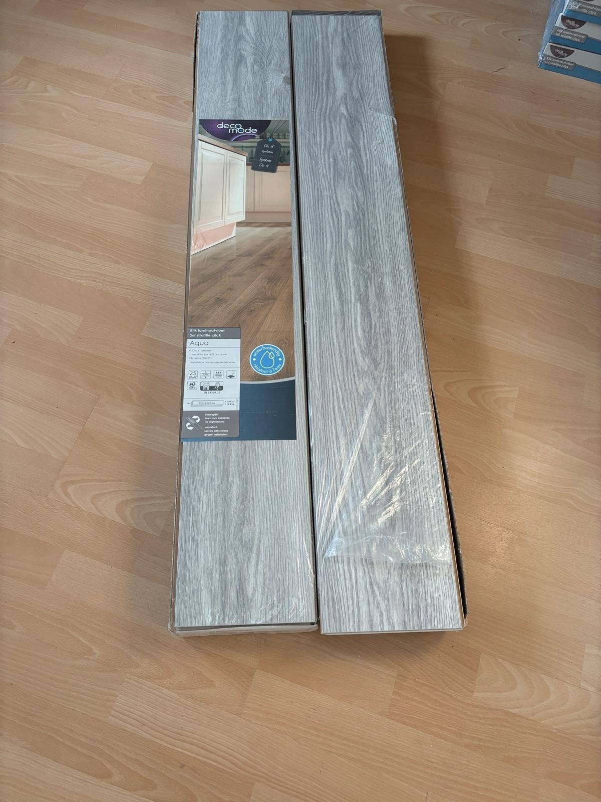laminaat Licht Grijs 8mm, Deco Mode, Doe-het-zelf en Verbouw, Ophalen, 50 tot 150 cm, Nieuw, 10 m² of meer
