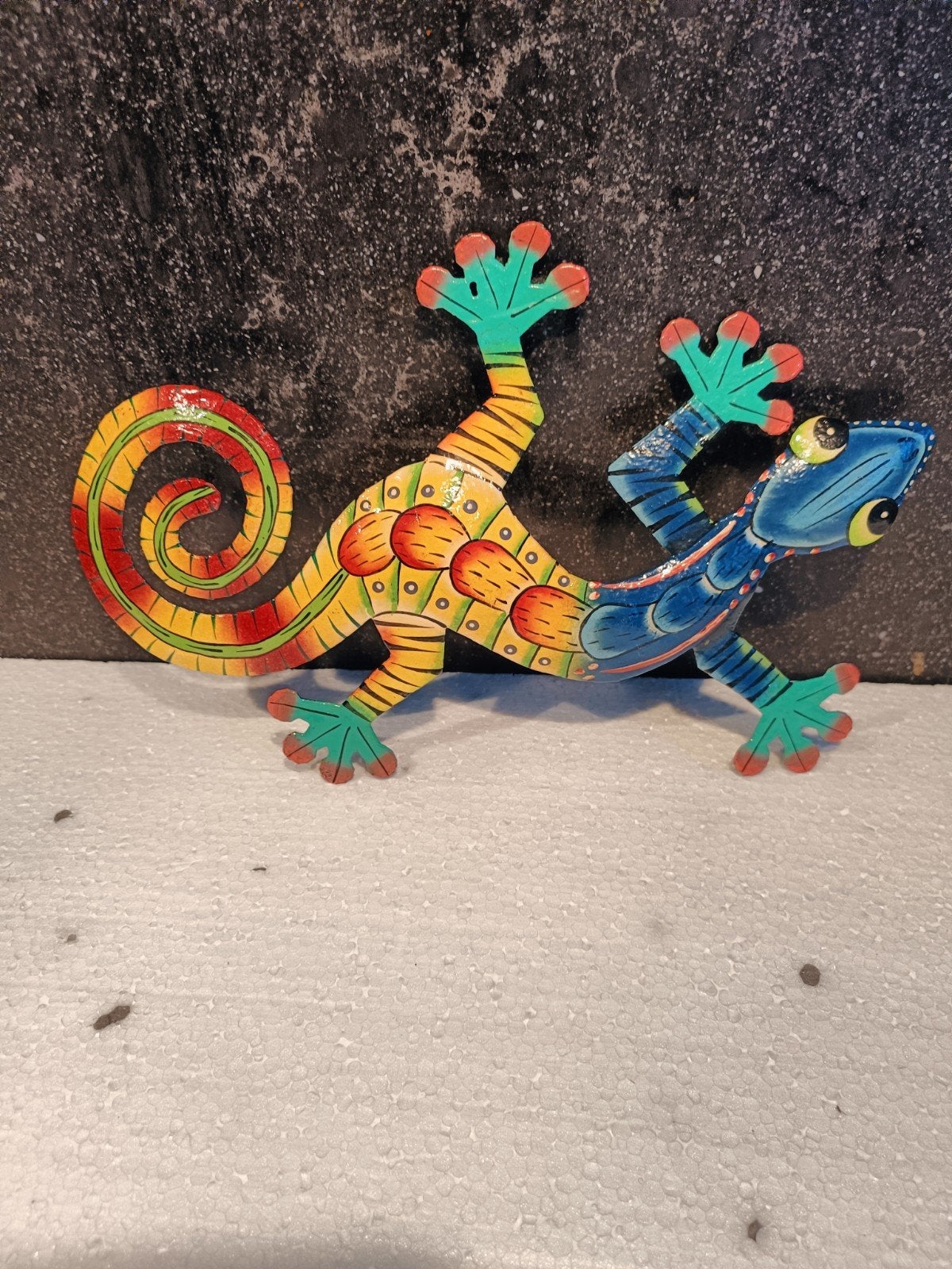 Kleurrijke metalen salamander wanddecoratie, Huis en Inrichting, Ophalen of Verzenden, Nieuw, Meerkleurig, Metaal