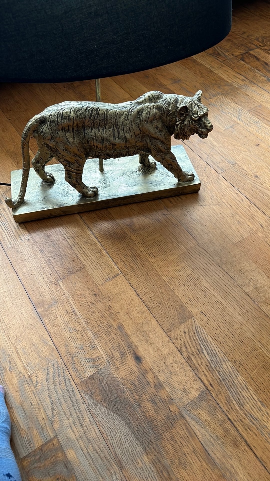 Lamp met goud kleurige tijger en onder grond, Ophalen of Verzenden, Zo goed als nieuw