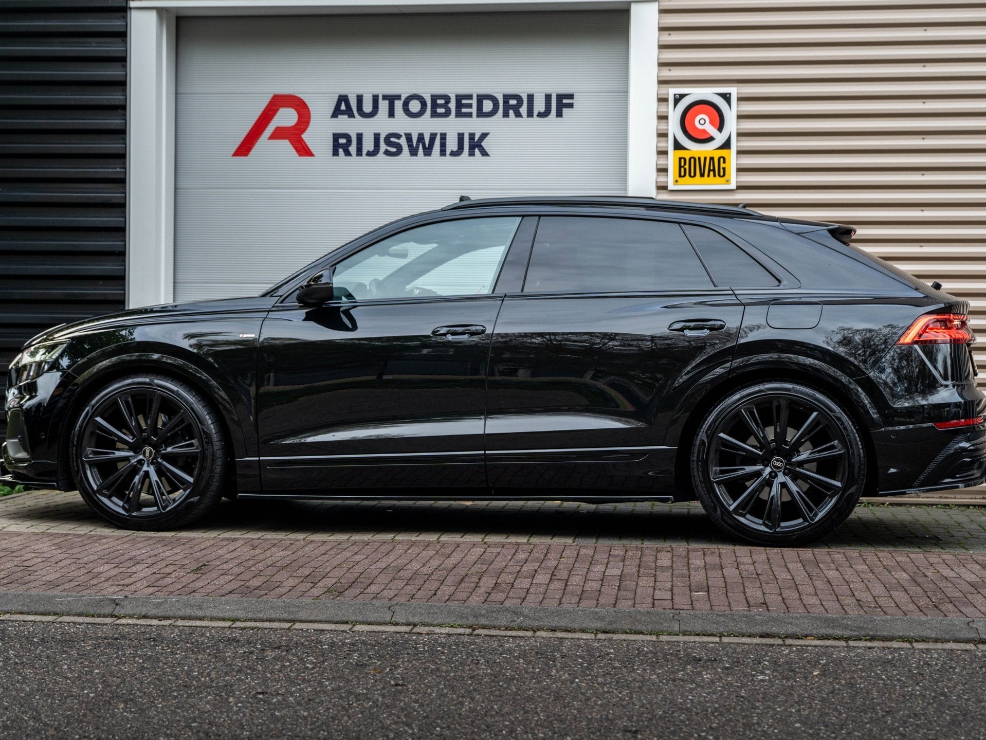 Audi Q8 55 TFSI e quattro S-Line Pano/360/HuD/Keyless, Auto's, Automaat, 14 kWh, Gebruikt, Euro 6