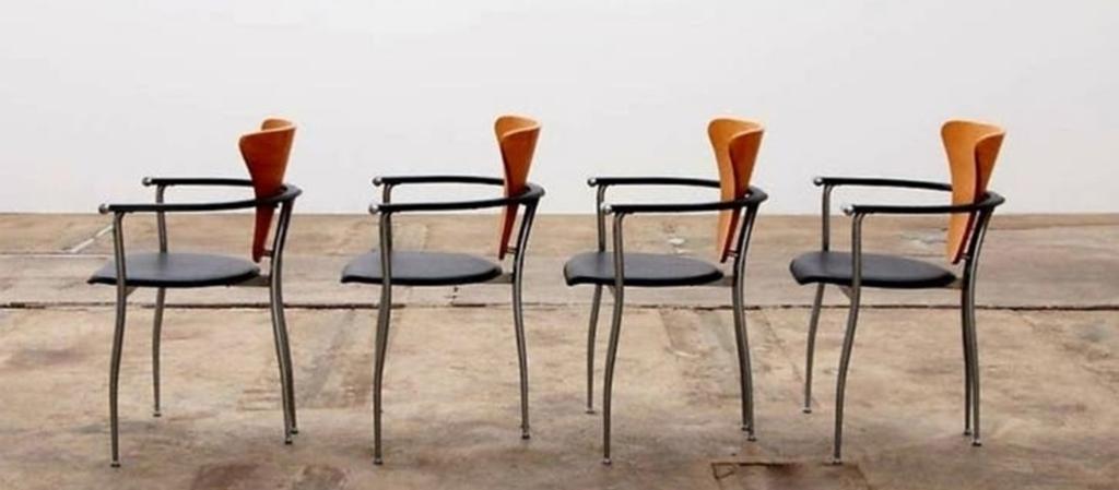 Set van 4 Marilyn Stiletto eetkamerstoelen van Arrben Italy, Huis en Inrichting, Stoelen, Gebruikt, Vier, Leer, Metaal, Zwart