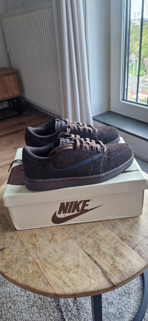 Nike x Travis Scott - maat 43, Bruin, Nike, Nieuw, Ophalen of Verzenden