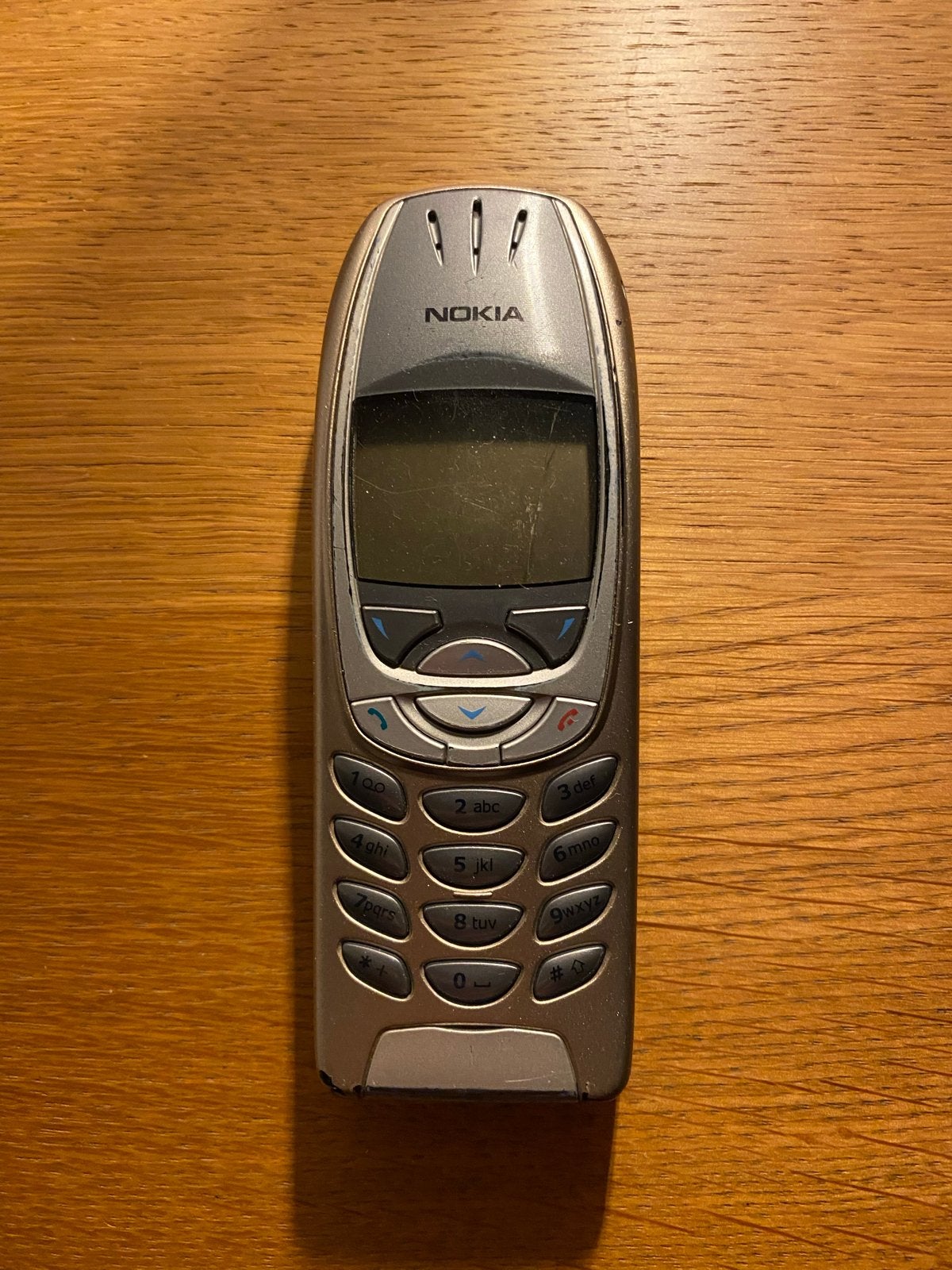 Nokia 3310 - Zilver/Goud met oplader, Telecommunicatie, Gebruikt, Geen camera, Fysiek toetsenbord, Ophalen of Verzenden