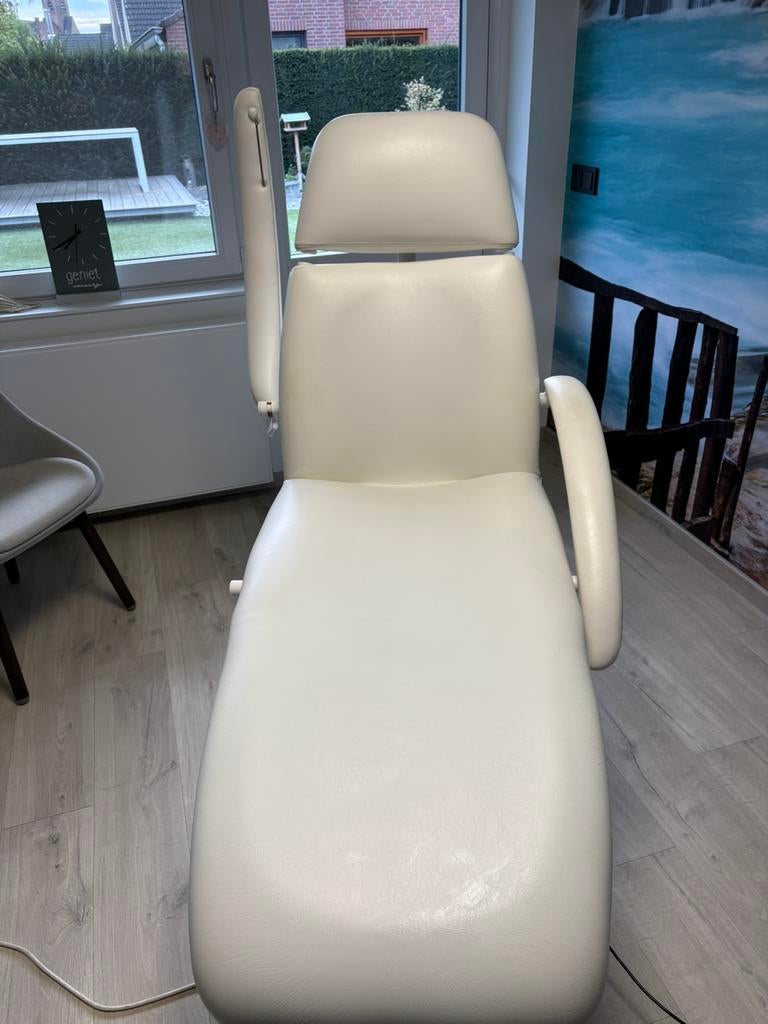 Libra design, pedicure/schoonheidssalon stoel, Ophalen, Zo goed als nieuw, Massagestoel of Kussen