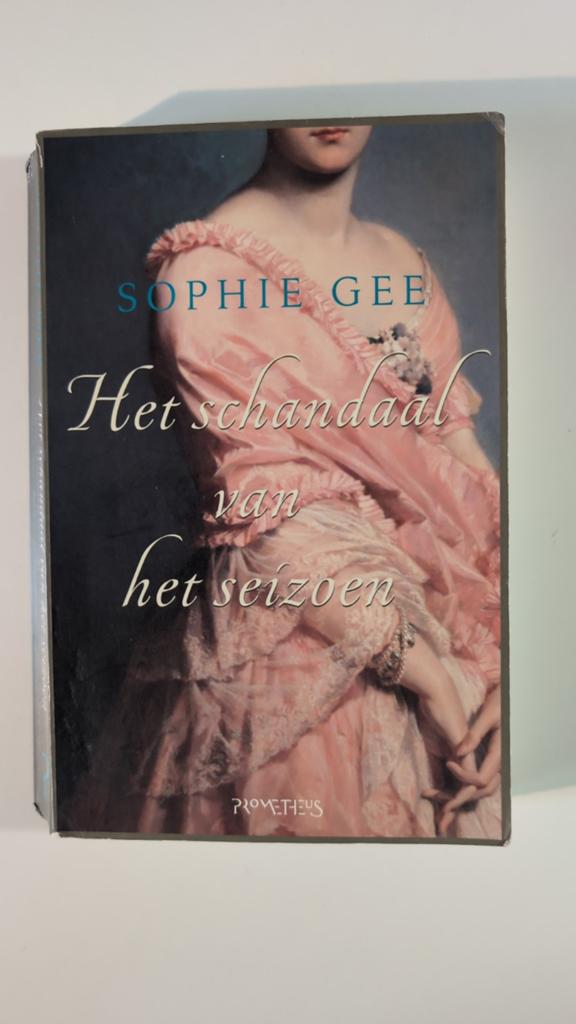 Het Schandaal van het Seizoen - Sophie Gee, Ophalen of Verzenden, Gelezen, Sophie Gee