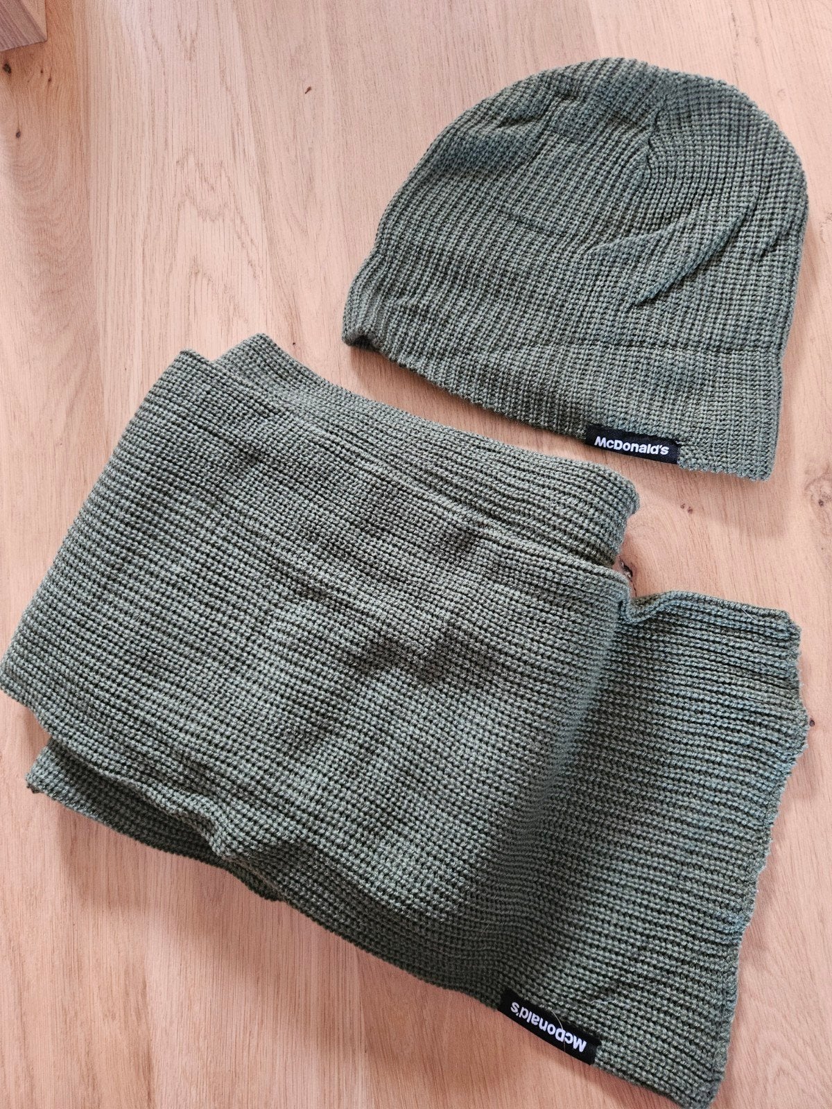 Mac Donalds sjaal en muts, Kleding | Heren, Mac donalds, Overige maten, Ophalen of Verzenden, Zo goed als nieuw