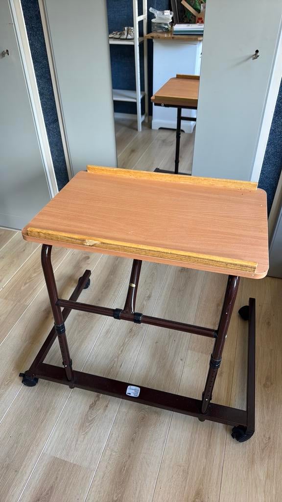 Bank - stoel - bed tafel, Diversen, Verpleegmiddelen, Ophalen, Zo goed als nieuw