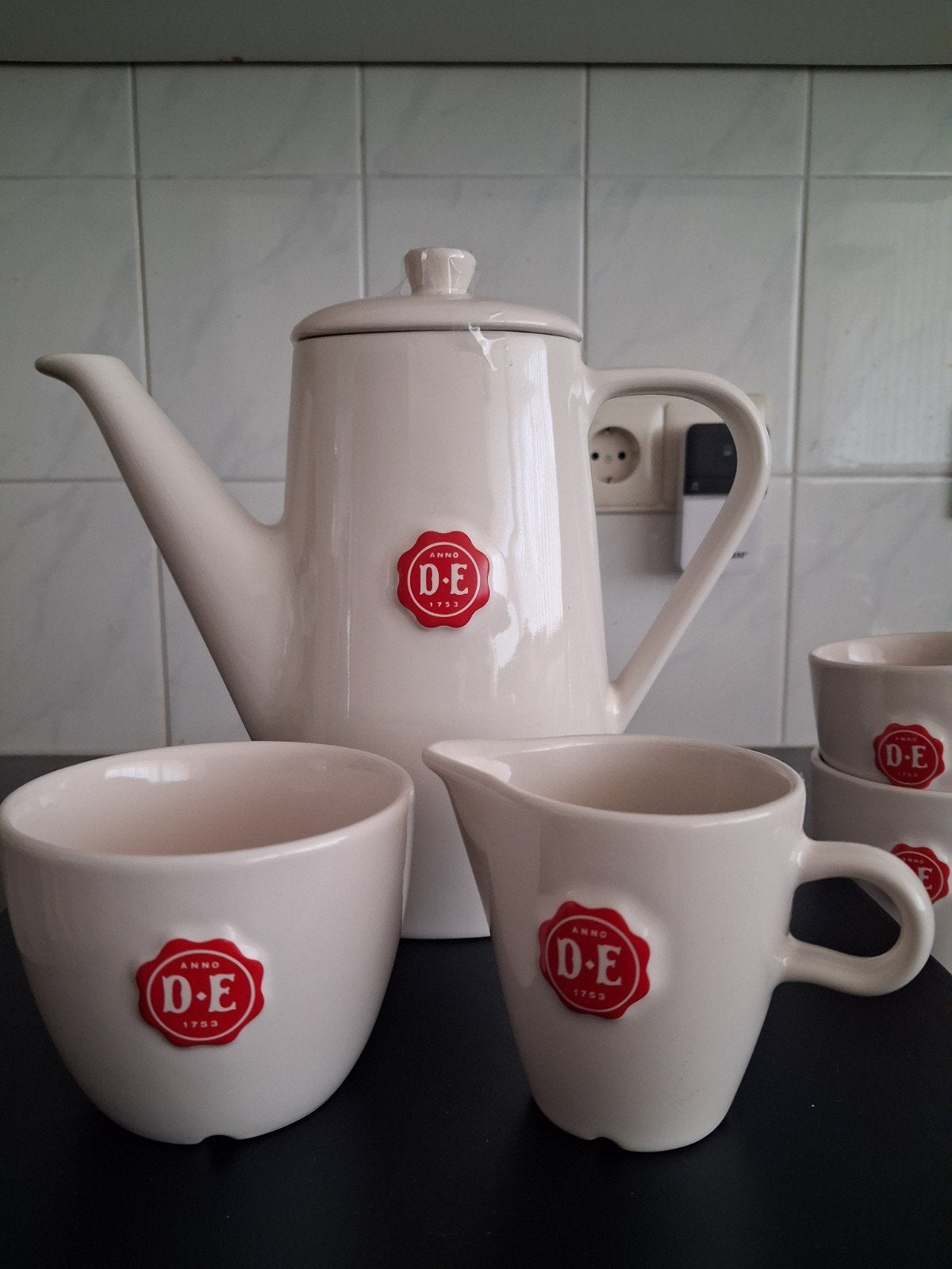 DOUWE EGBERTS LUNGO KOFFIEPOT + ROOMSTELLETJE + 8 KOPJES, Ophalen of Verzenden