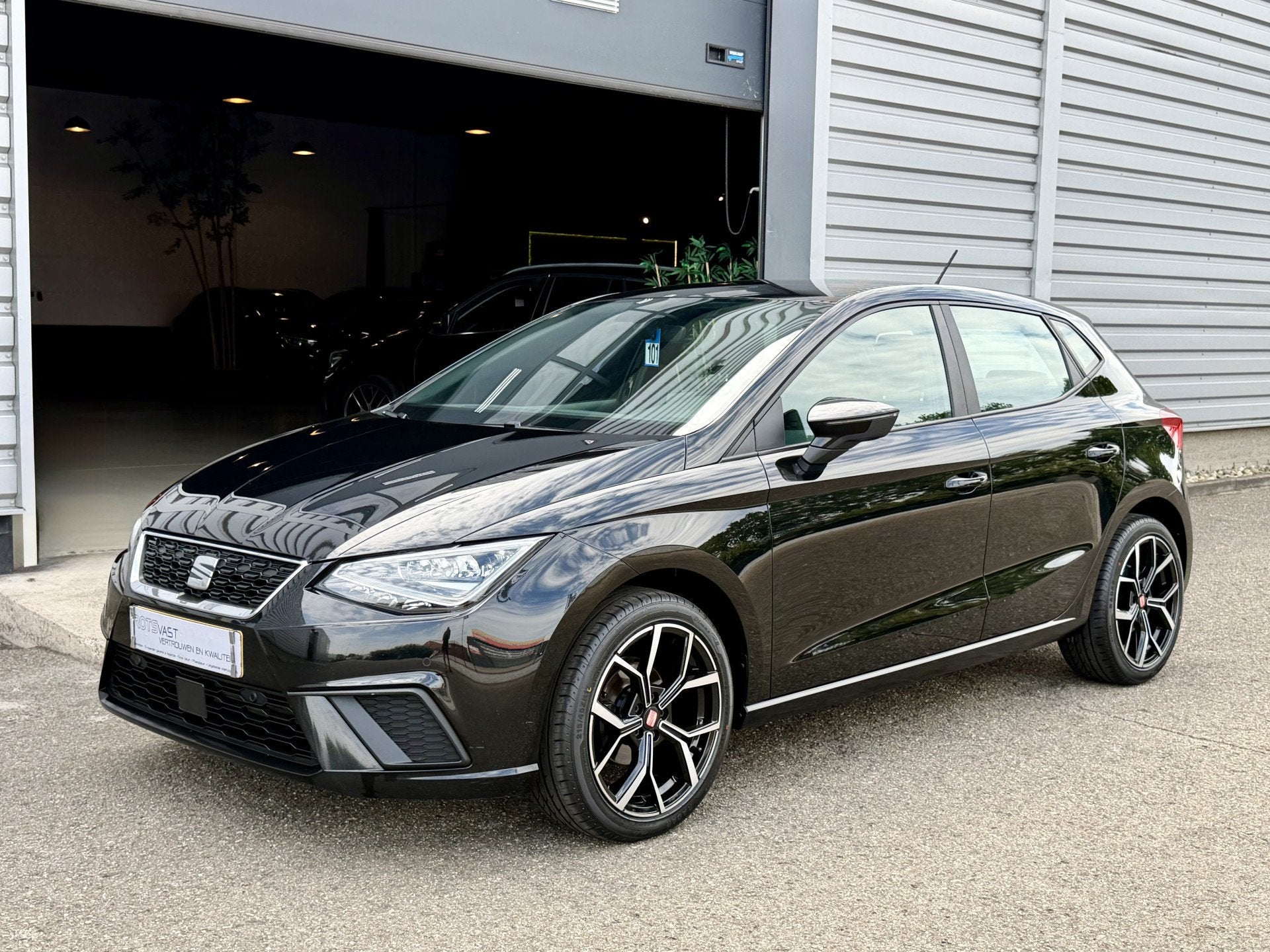 SEAT Ibiza SEAT Ibiza 1.0 TSI BEATS Camera|Navi|Carplay|LED, Auto's, Voorwielaandrijving, Stof, Gebruikt, 1028 kg