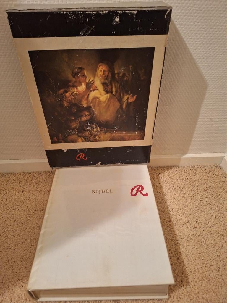 Bijbel met Rembrandt-afbeelding op doos, Ophalen, Zo goed als nieuw, Onbekend, Christendom | Katholiek