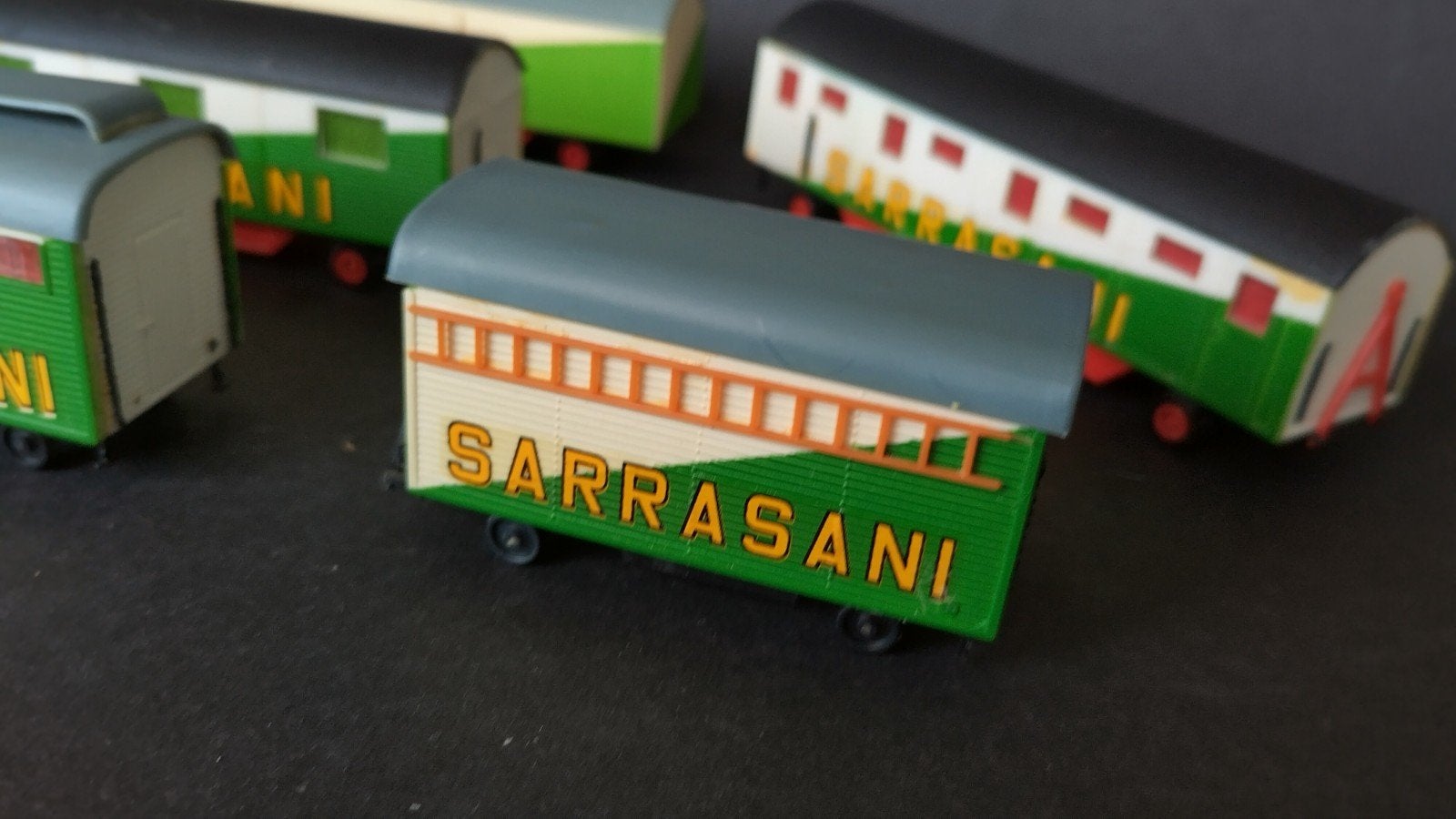 Circus Sarrasani 8x aanhanger 1:87 Preiser Pol, Overige merken, Verzenden, M, Bus of Vrachtwagen