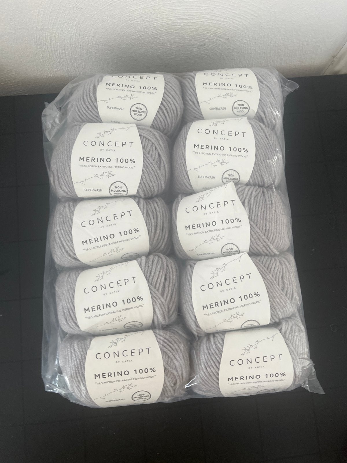 12 bollen 100% Merino Wol - Katia Concept Grijs 506, Ophalen, Nieuw, Breien of Haken, Wol of Garen