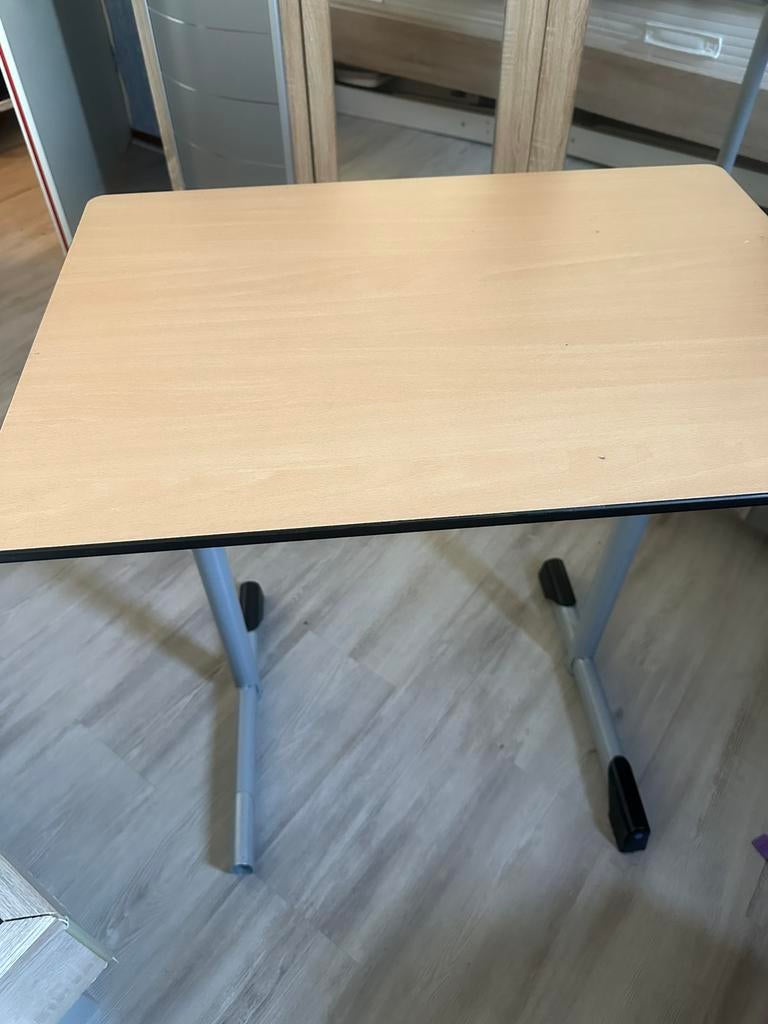 Kleine tafel gratis!!!!!!!!!, Ophalen of Verzenden, Zo goed als nieuw
