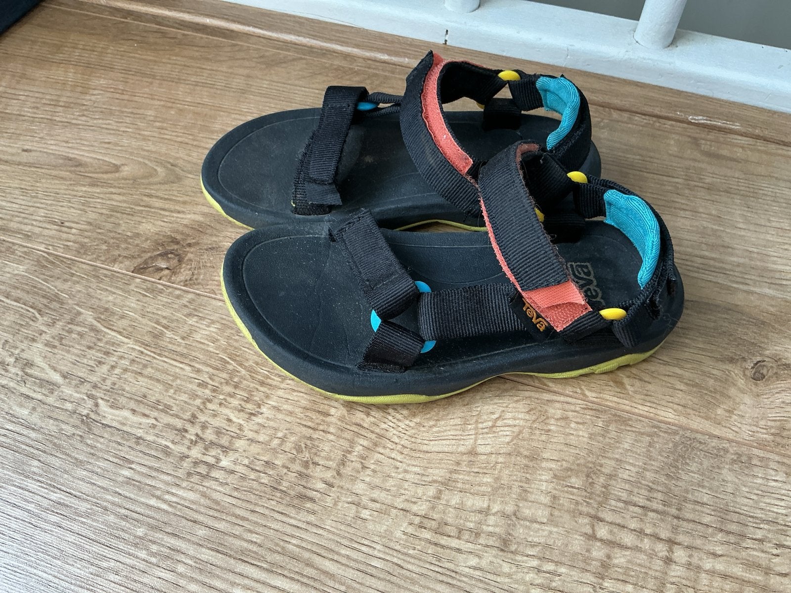 Teva sandalen maat 29/30 - Slechts 2 weken gedragen, Kinderen en Baby's, Ophalen of Verzenden, Zo goed als nieuw, Jongen of Meisje