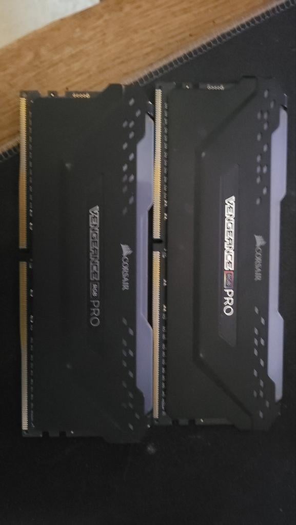 Corsair Vengeance RGB Pro 64GB (2x32GB) DDR4 3200MHz, Computers en Software, RAM geheugen, Ophalen, 32 GB, DDR4, Zo goed als nieuw
