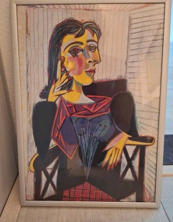 Ingelijste poster van Picasso's 'Vrouw in een stoel', Verzamelen, Posters, Gebruikt, Overige onderwerpen, A1 t/m A3, Rechthoekig Staand