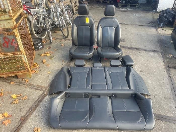 Achterbank van een Alfa Romeo Giulia, Gebruikt, -, Verzenden, -
