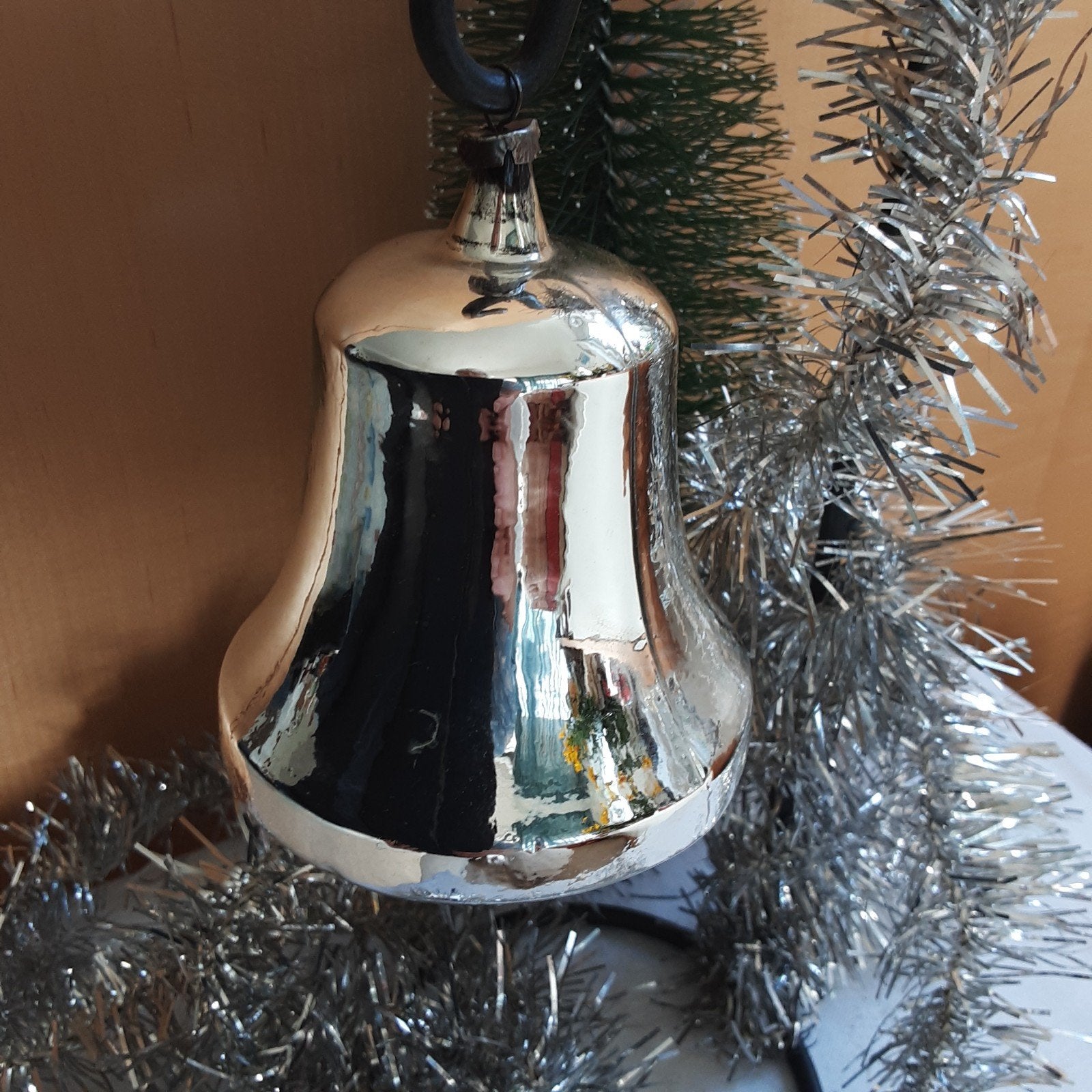 Oude kerstbal, Klok met glazen balletje als klepel, Ophalen of Verzenden, Gebruikt