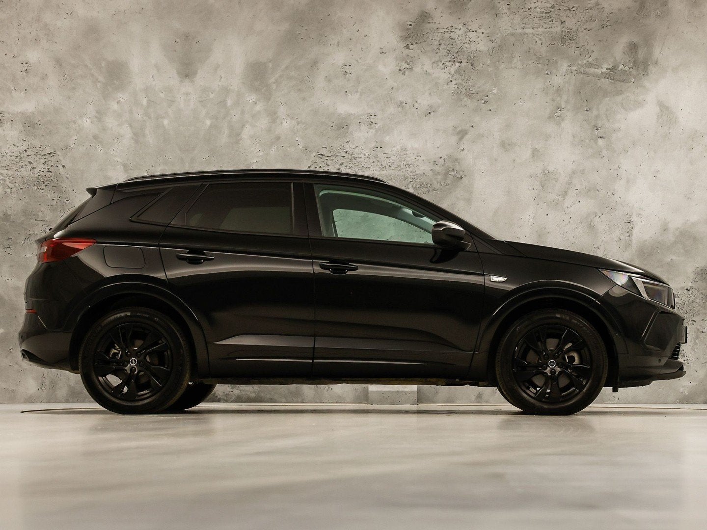 Foto 4 van Opel Grandland 1.6 Turbo Plug-In Hybrid Elegance Black Pack