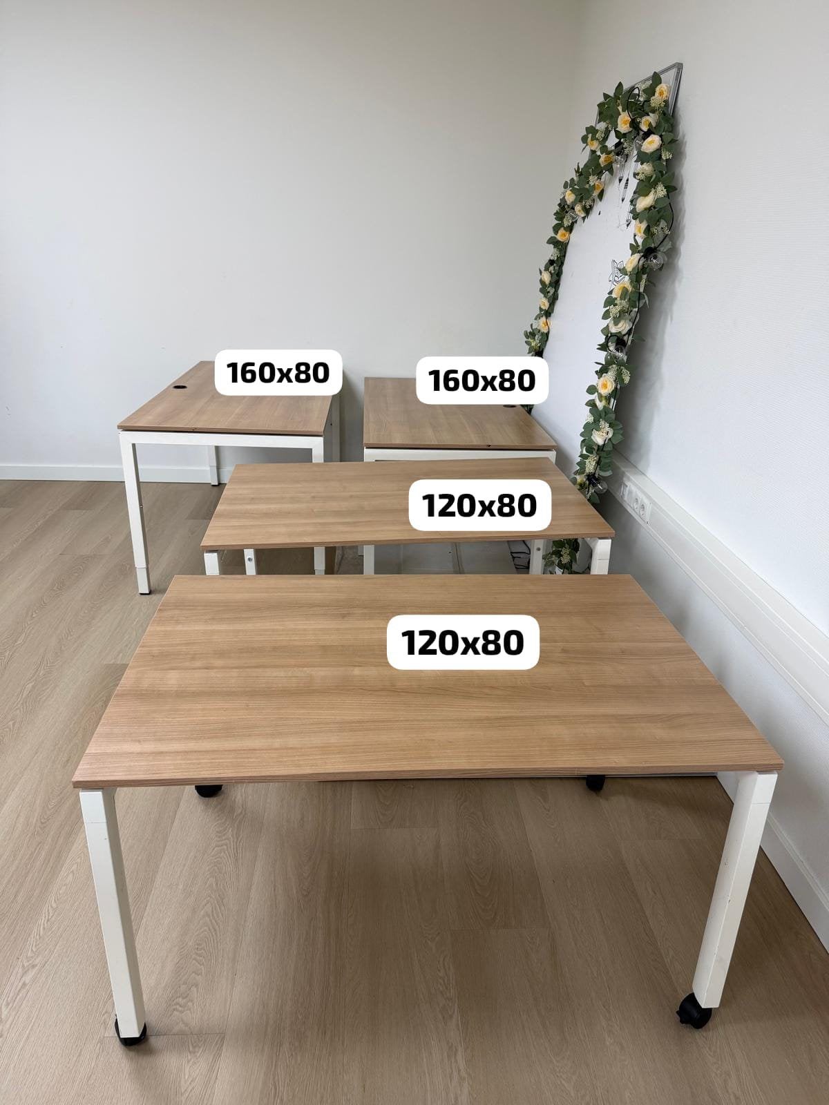 Kantoor tafels 4 stuks, Ophalen, Zo goed als nieuw