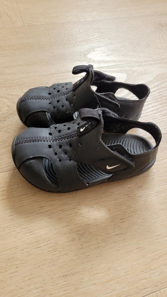 Nike waterschoenen / sandalen maat 23, Kinderen en Baby's, Kinderkleding | Schoenen en Sokken, Gebruikt, Jongen of Meisje, Overige typen