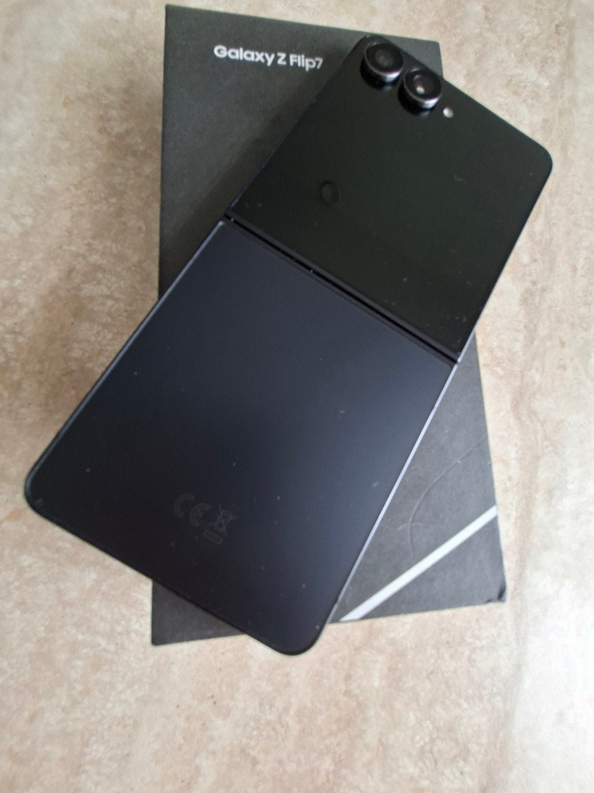 Samsung Galaxy Z Flip7 - Zo goed als nieuw, Telecommunicatie, Ophalen, Zwart, Touchscreen, Zo goed als nieuw