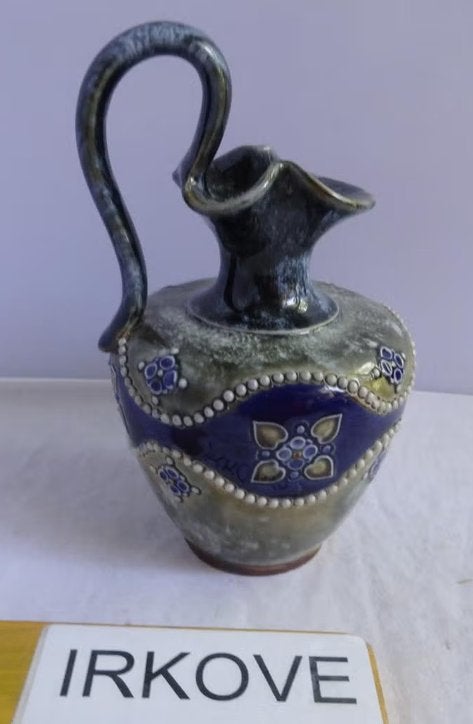 ROYAL DOULTON * Erg Fraai Kannetje *, Verzenden