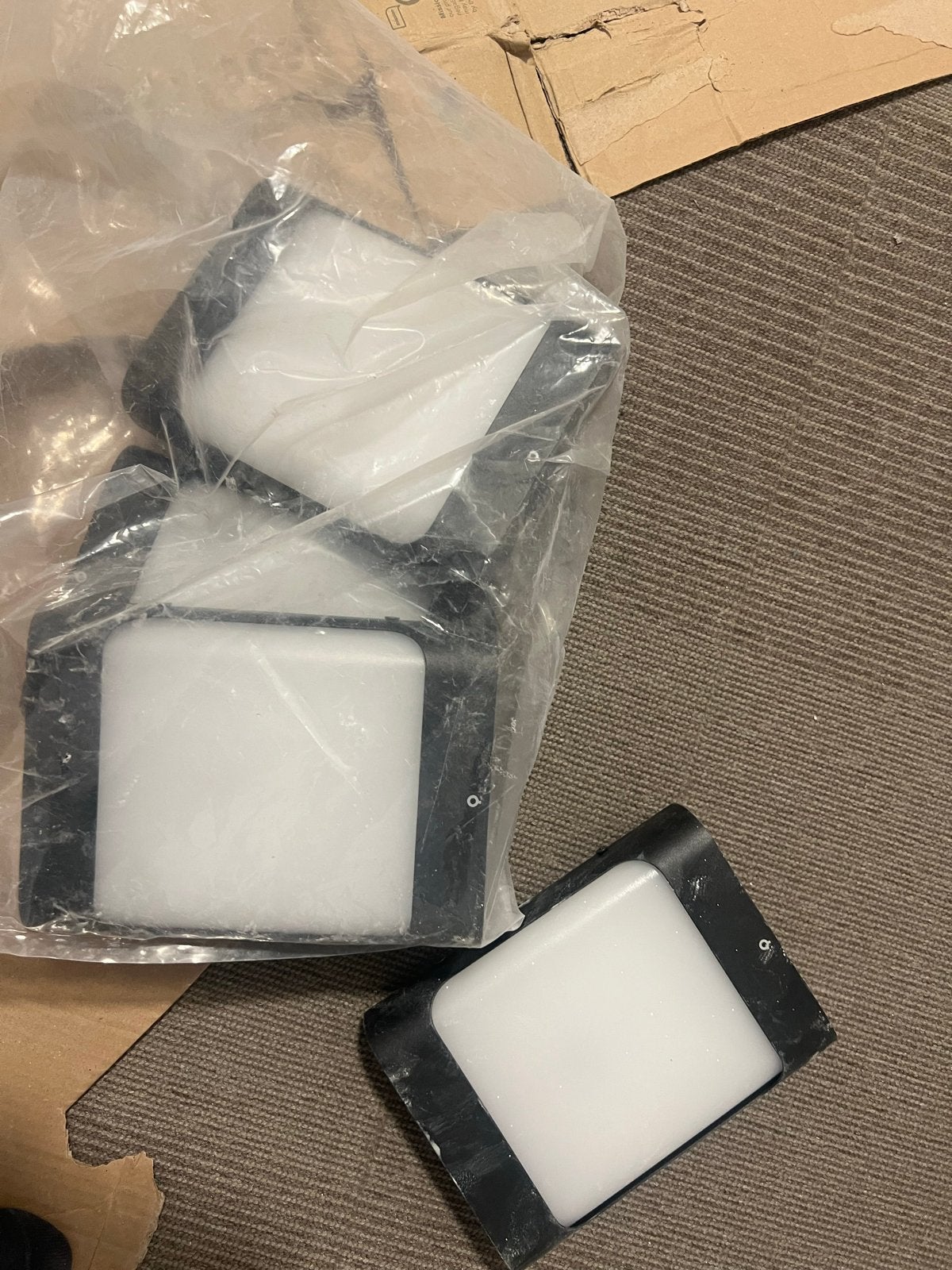 Nieuwe wandlampen, set van 3 - Zwart met wit licht, Tuin en Terras, Ophalen, Kunststof, Minder dan 50 watt, Wandlamp