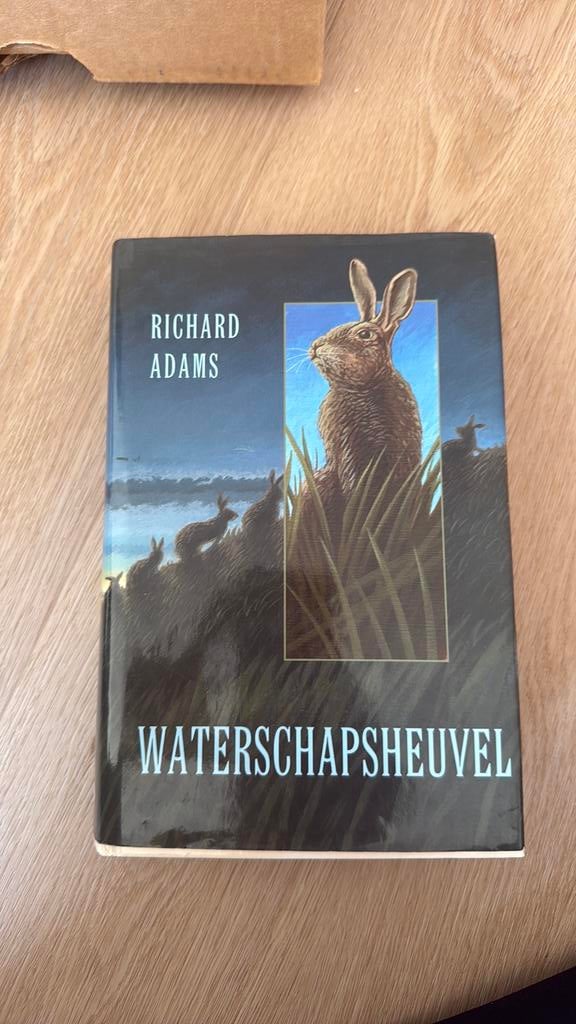 Richard Adams - Waterschapsheuvel, Boeken, Ophalen of Verzenden, Gelezen, Richard Adams