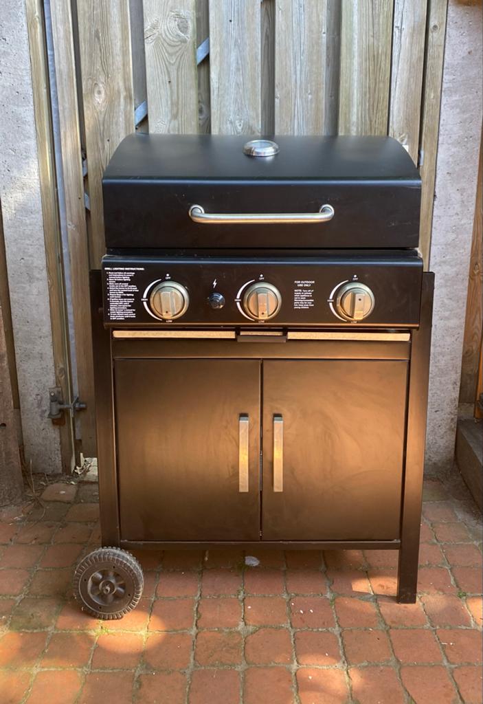 Zo goed als nieuwe gasbarbecue met lavastenen, Ophalen, Zo goed als nieuw