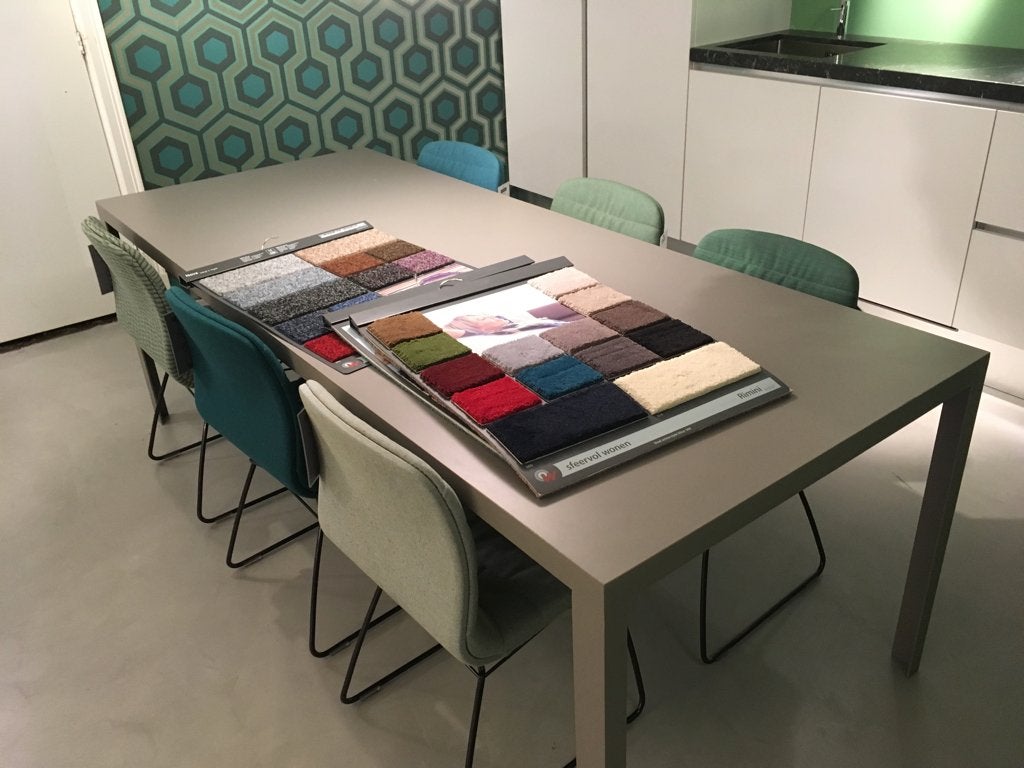Metaform K1 design eettafel keramiek, Huis en Inrichting, Ophalen, Gebruikt, Strak design met frisse en stijlvolle uitstraling